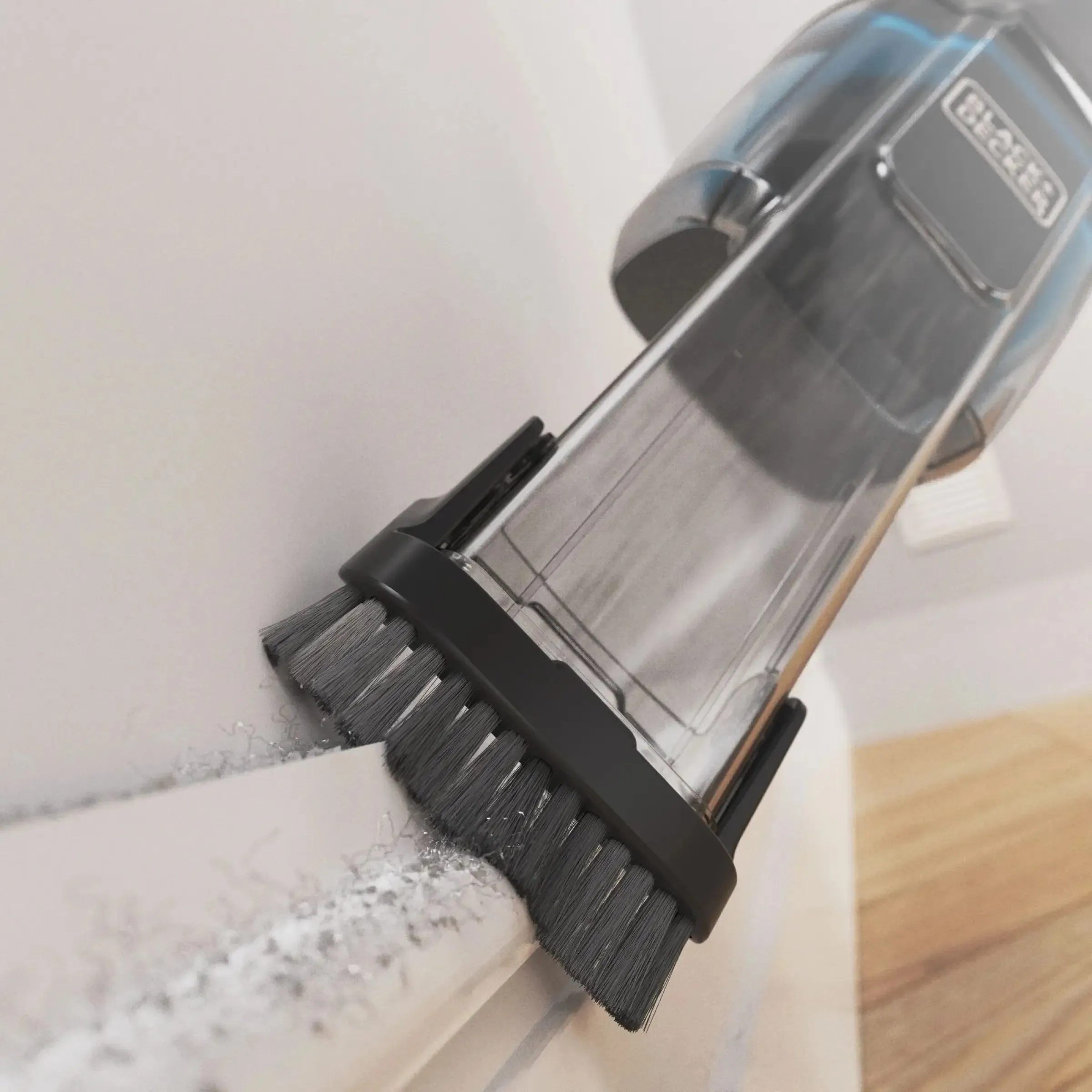 Cordless handheld vacuum