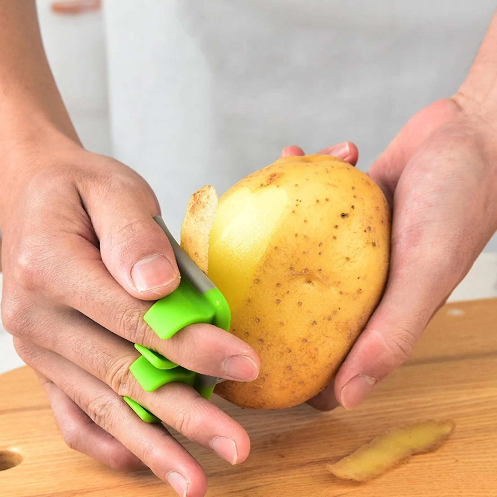 Fruit and Vegetable Palm Peeler