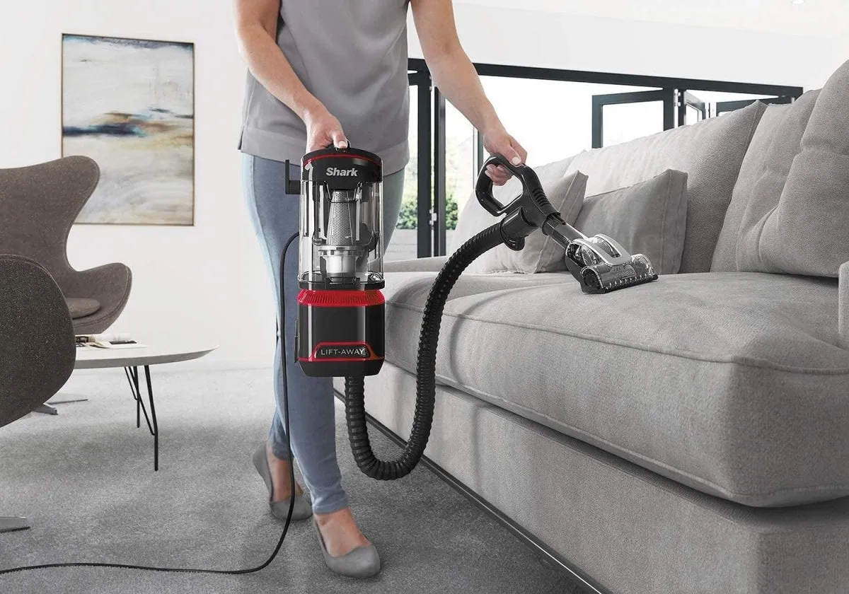 Shark NV602UKT Lift-Away Upright Vacuum Cleaner - Pet Model - Red